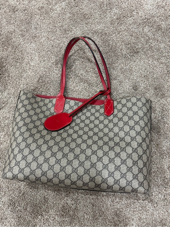 Gucci Handbags - Gucci GG Supreme Reversible Tote bag